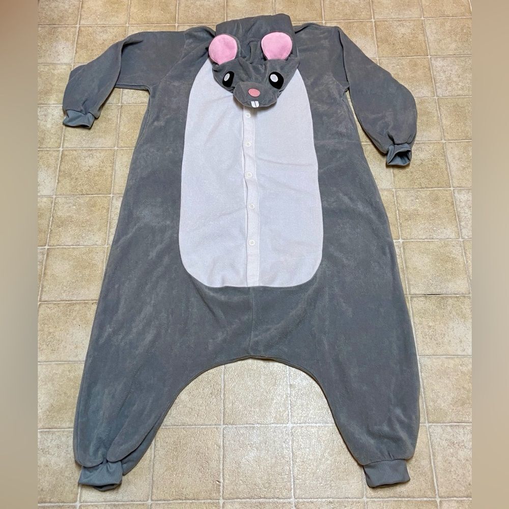 Oversized Critter Costume Onesie Cozy Gray Onesie with Animal Design One Size